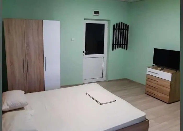 елит Ξενοδοχείο *